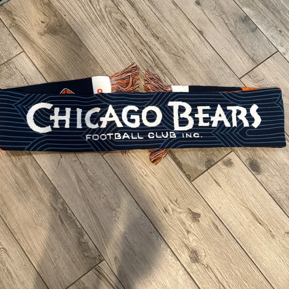 EUC London Games 2024 NFL Chicago Bears scarf